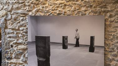 Exposición celebra centenario del escultor Eduardo Chillida en su museo