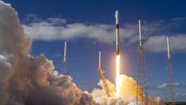 Pone en órbita SpaceX 60 nuevos satélites Starlink