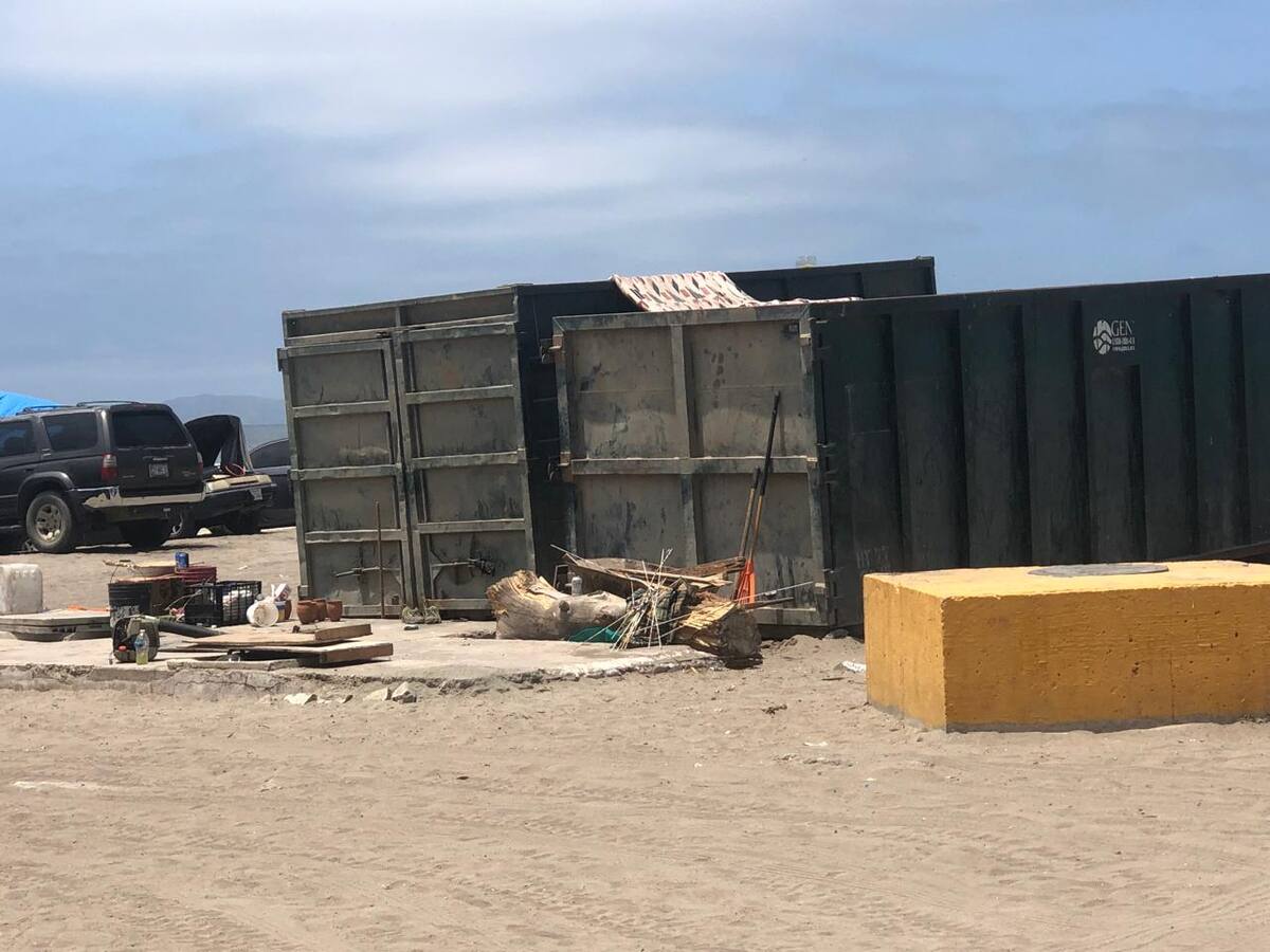 El lugar en las noches no es seguro y recomiendo a los visitantes extremar precauciones ya que hay mucha gente en condición de calle que deambula en la playa.