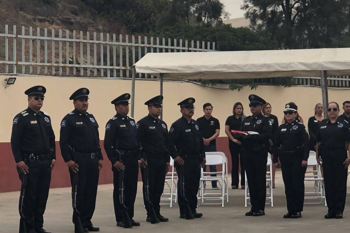 Se gradúan 102 agentes de la academia, pero solo dos entraran a la Policía Municipal de Rosarito