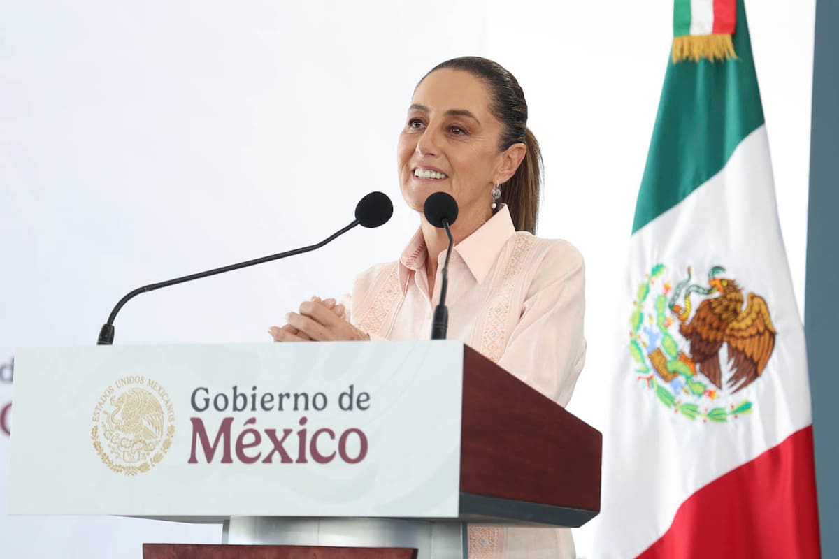 Claudia Sheinbaum destaca que la pobreza en México alcanzó su nivel más bajo en cuatro décadas: atribuye el logro a aumentos salariales y programas sociales