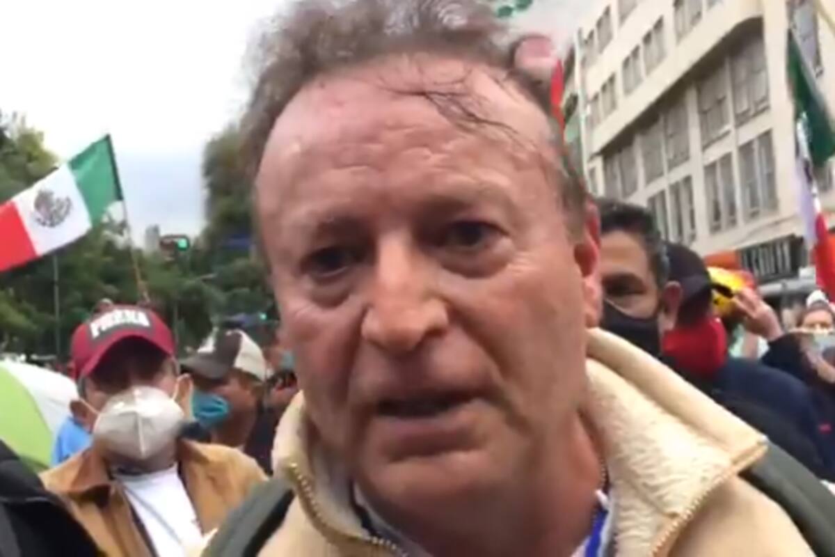 Gilberto Lozano de Frenaaa llama “señora soviética” a Claudia Sheinbaum y lo tunden en redes