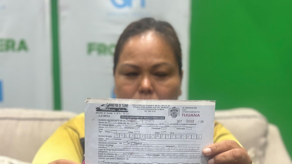 Mujer denuncia presuntas irregularidades tras accidente provocado por un bache