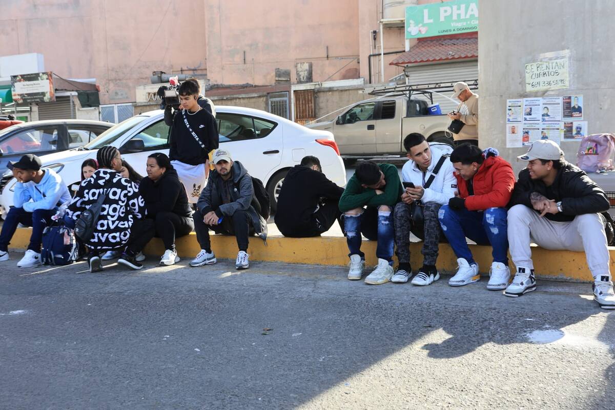 La mayoría de los migrantes no tienen familiares en Tijuana que los puedan alojar mientras arreglan su situación migratoria.