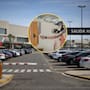 Proponen eliminar la validación de boletos en estacionamientos de plazas comerciales para garantizar hasta 2 horas gratis automáticas y evitar que los usuarios paguen sin tener que hacerlo en Querétaro