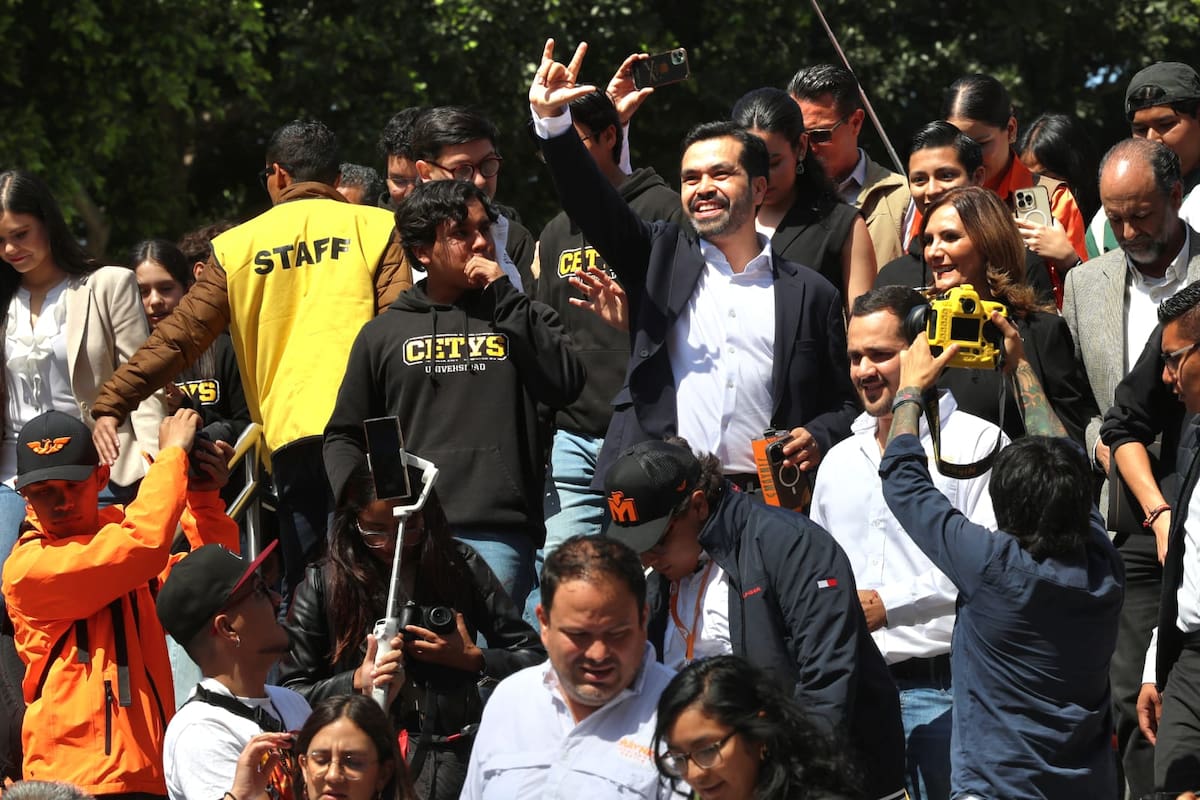 Jorge Álvarez Máynez convivió con estudiantes de Cetys Tijuana.