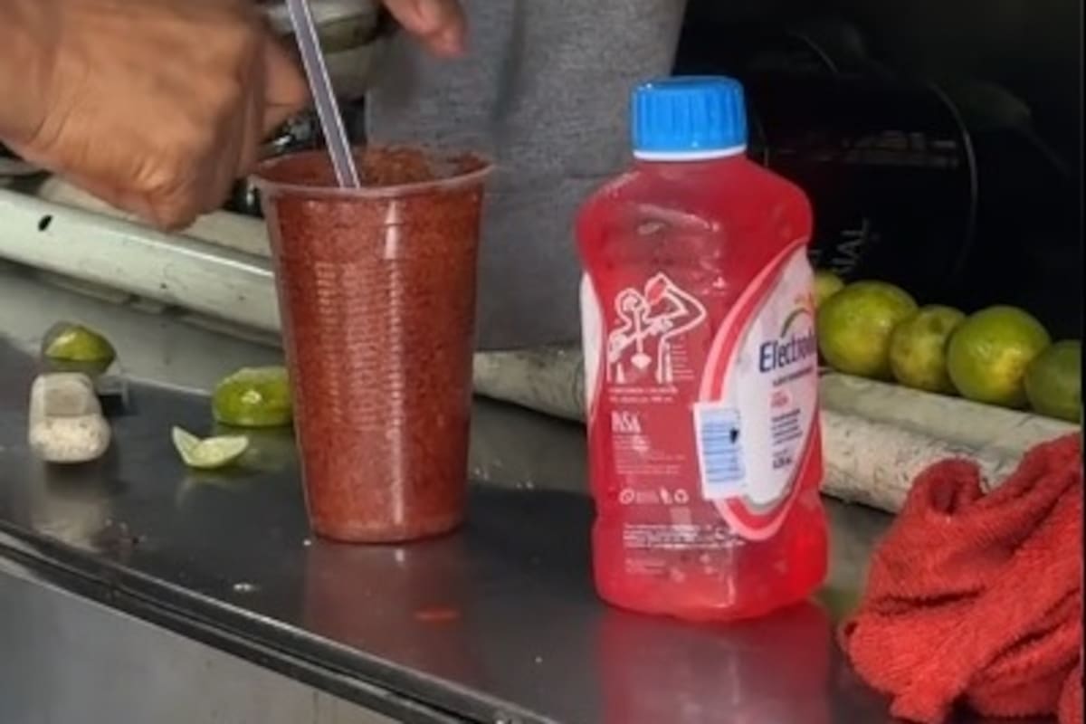 “Michelit” la nueva bebida viral que mezcla suero y picante