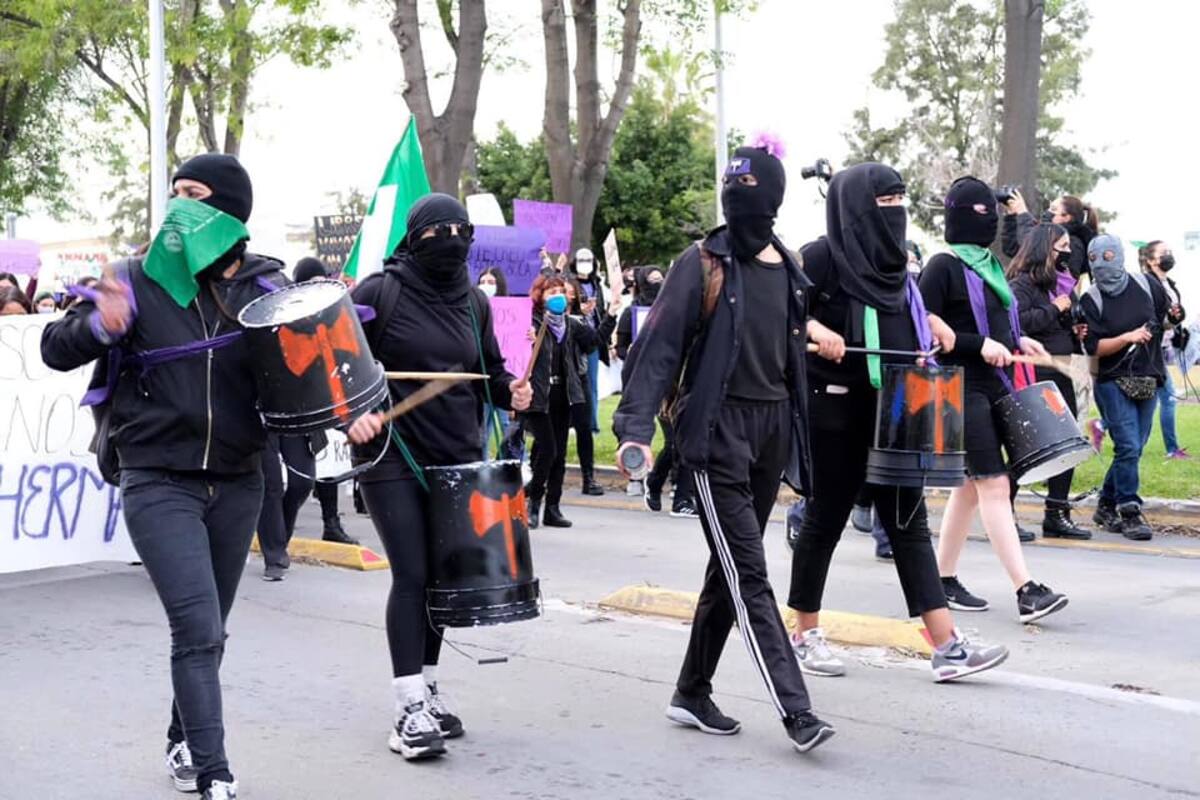 Marcha feminista CDMX: Amurallan edificios y negocios de Avenida Juárez