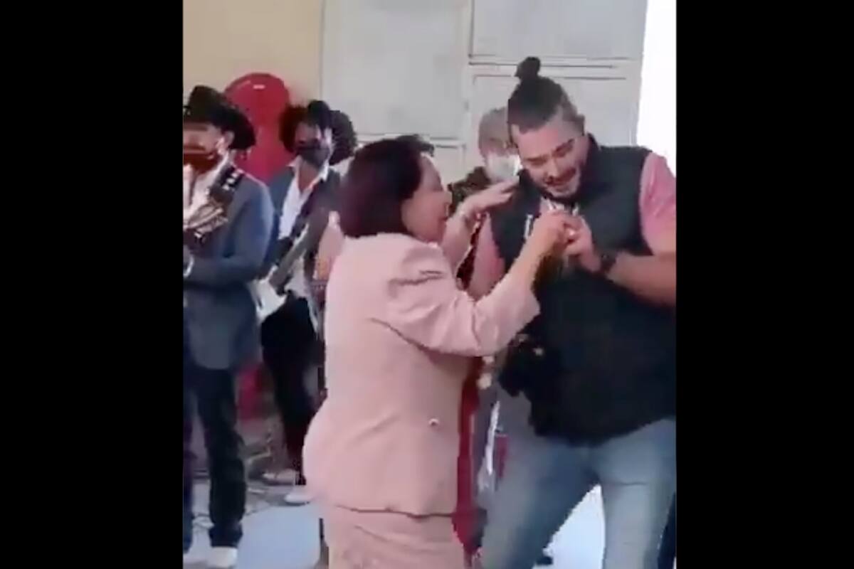 Celia Maya, aspirante a gubernatura de Querétaro reúne a 130 en acto político; Unidad Anticovid los dispersa