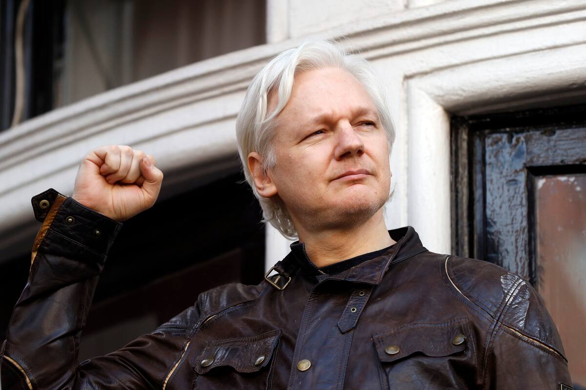 AMLO insiste en trasladar a México estatua de la libertad por el caso Assange ante reportaje del NYT