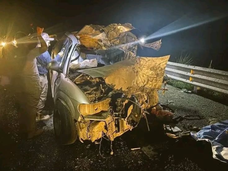 Choque en carretera Acapulco-Zihuatanejo deja cinco muertos y 20 lesionados