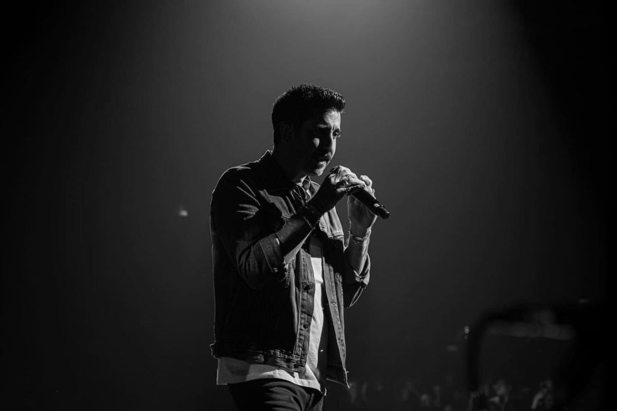 Álex Ubago culmina su gira ’20 años’ con emotivo concierto en Mérida