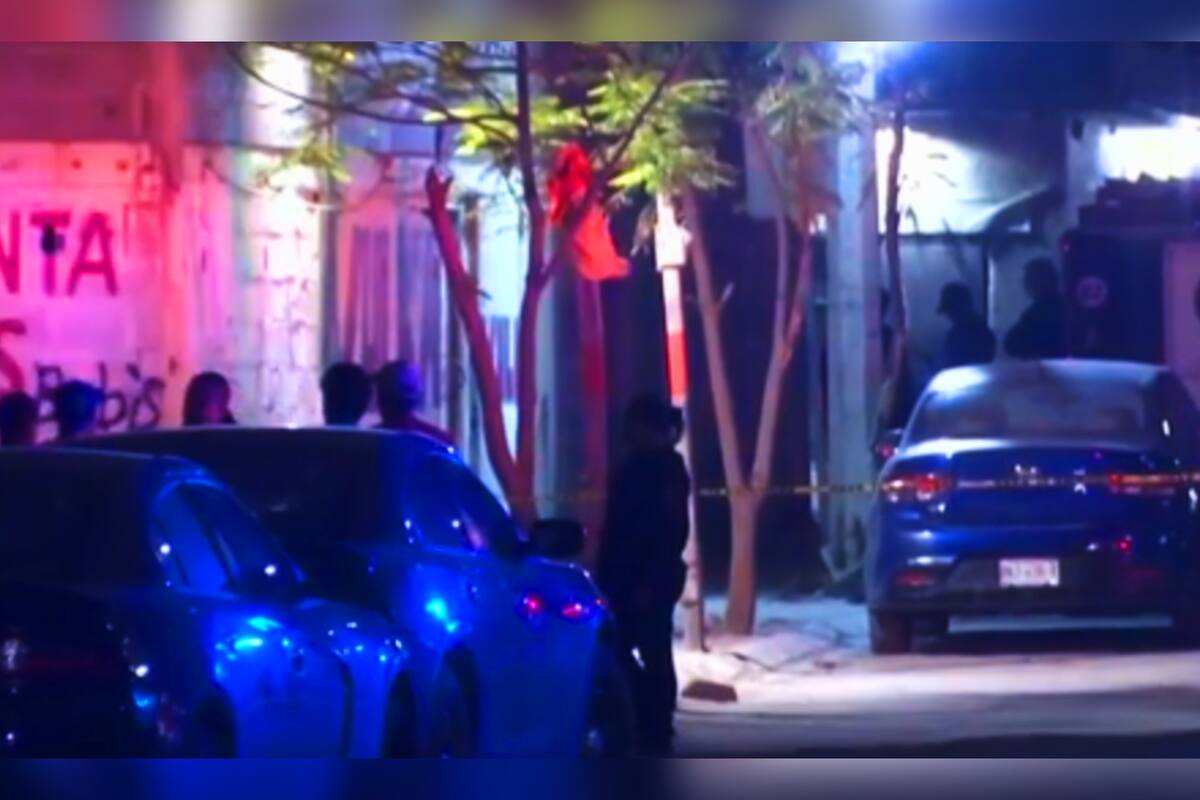 Hombre mata a puñaladas a su pareja y a sus hijastras de 3 y 16 años por celos en Nuevo León; después se colgó en el patio