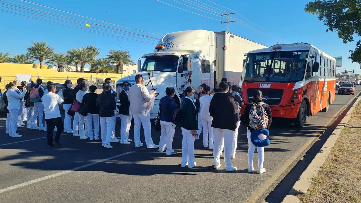 Enfermeros de Hermosillo que trabajan en hospitales Secretaría de Salud piden un puesto digno.