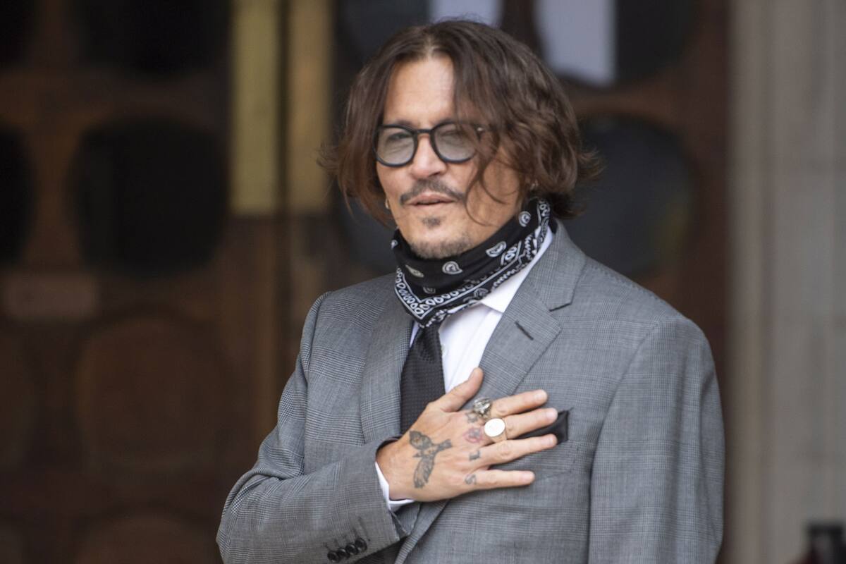 Difunden fotos de Johnny Depp golpeado por Amber Heard
