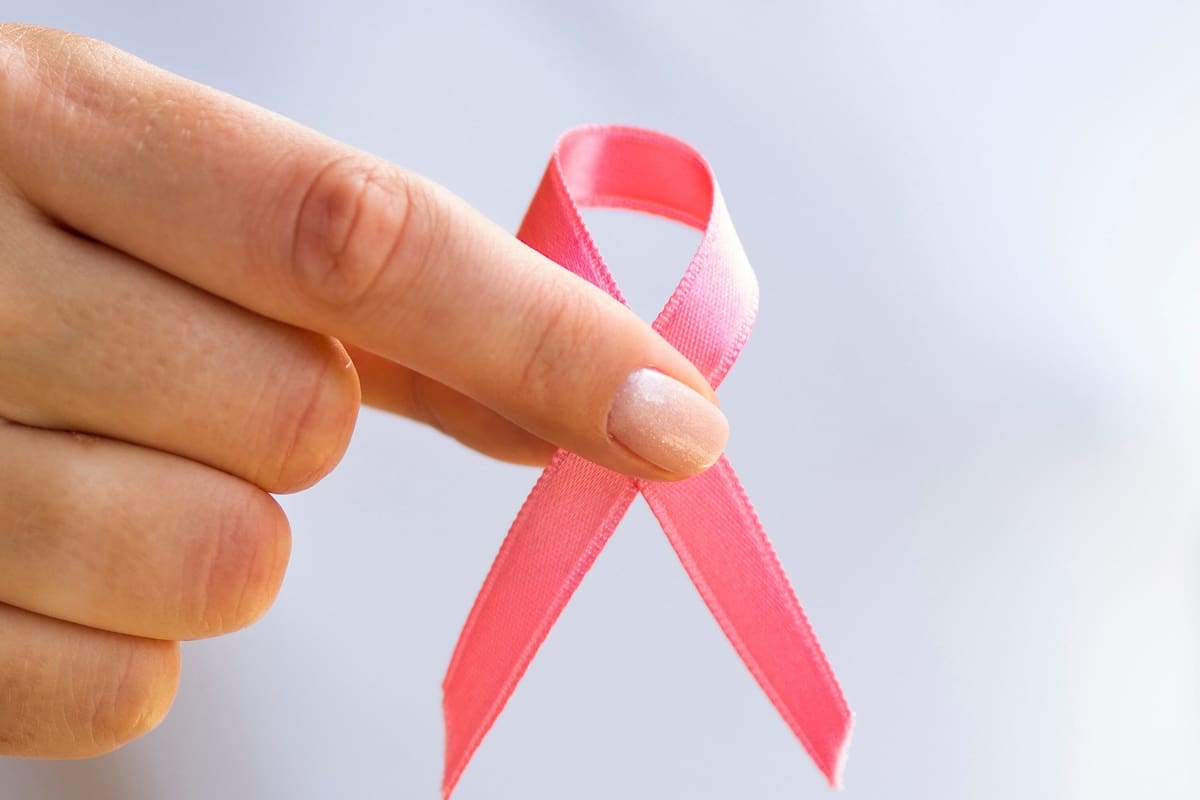 Brindan atención todo el año para prevenir cáncer de mama y cervicouterino