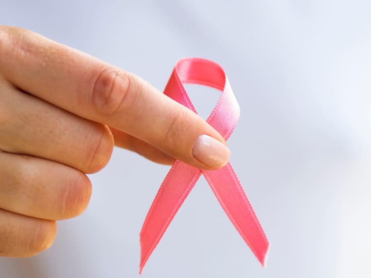 Brindan atención todo el año para prevenir cáncer de mama y cervicouterino