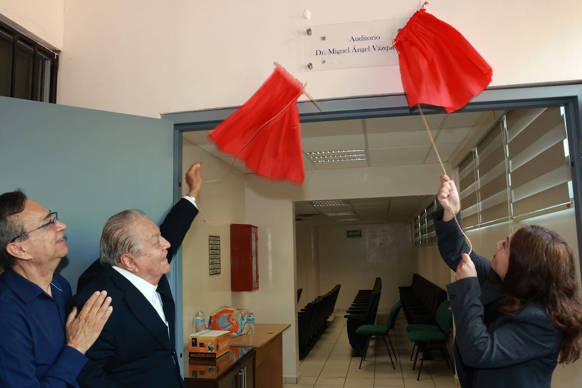 Reconocen trayectoria de Miguel Ángel Vázquez y Óscar Erquizio Espinal en la Universidad de Sonora