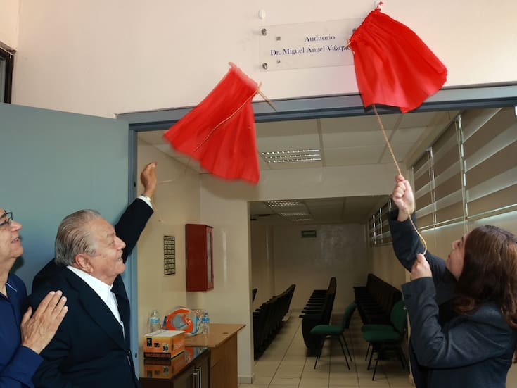 Reconocen trayectoria de Miguel Ángel Vázquez y Óscar Erquizio Espinal en la Universidad de Sonora