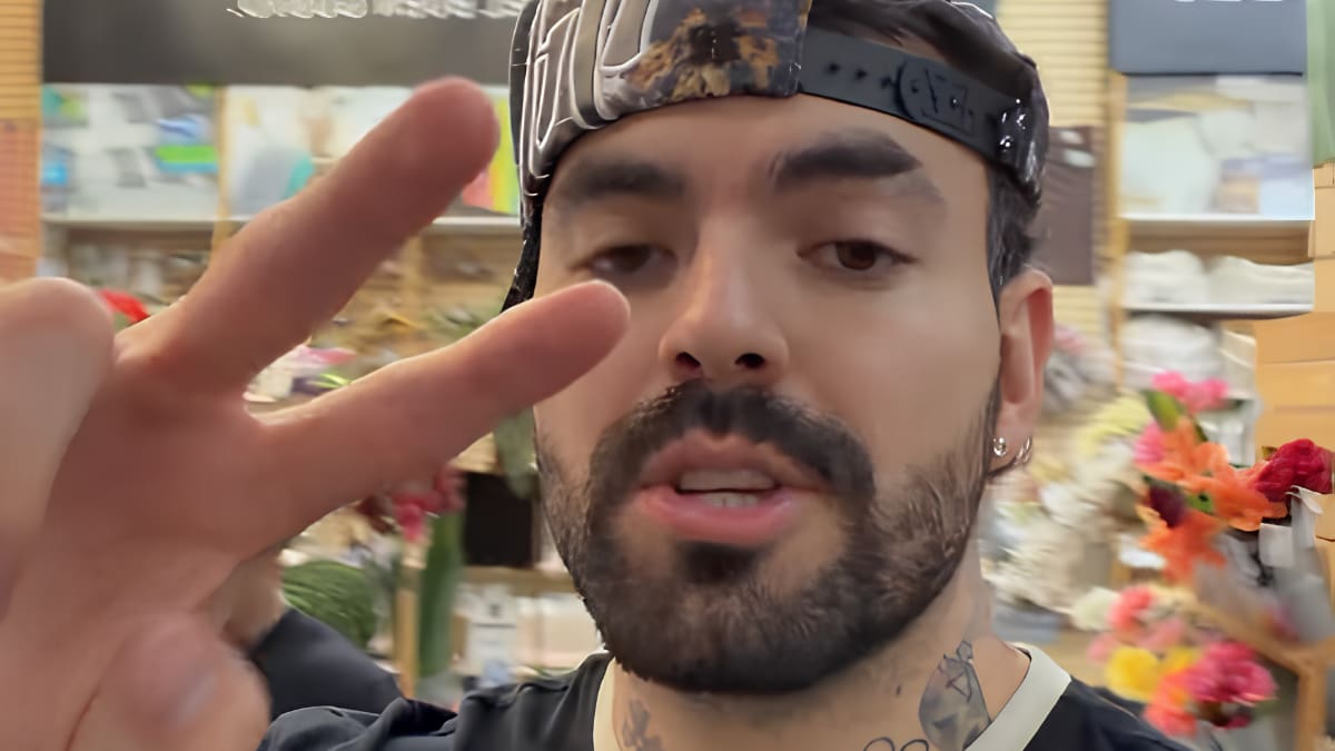 Adriano Zendejas revela presuntos abusos de su padrastro y conmueve con su testimonio sobre una difícil infancia (VIDEO)