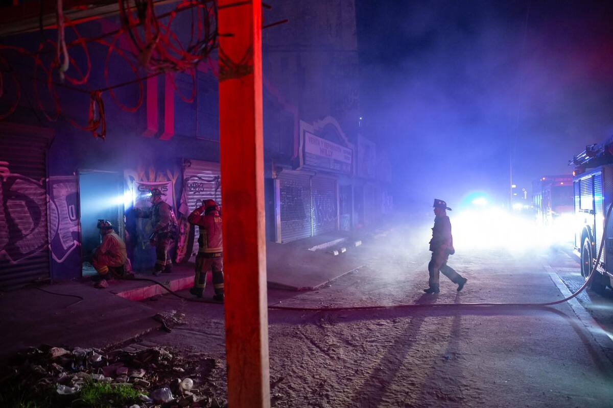 Se incendia local abandonado en bulevar Agua Caliente