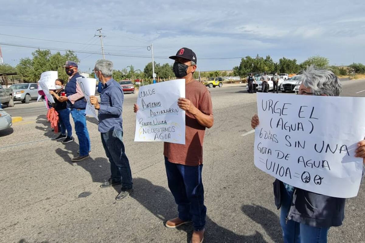 Realizan bloqueo pobladores de El Saucito de Hermosillo, exigen mejor servicio de agua potable