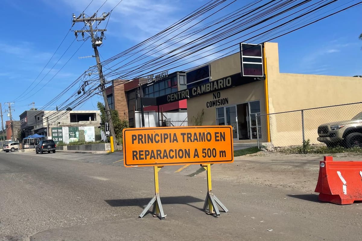 Cierre parcial en bulevar Benito Juárez por socavón en Rosarito; obras durarán más de un mes