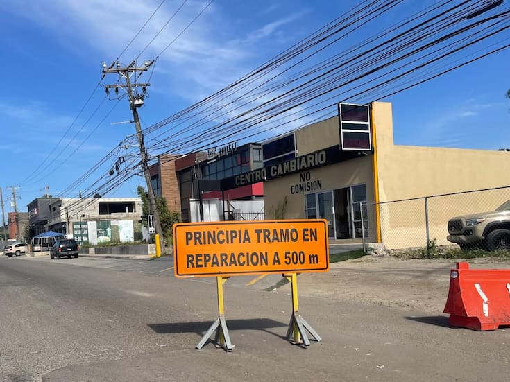 Cierre parcial en bulevar Benito Juárez por socavón en Rosarito; obras durarán más de un mes