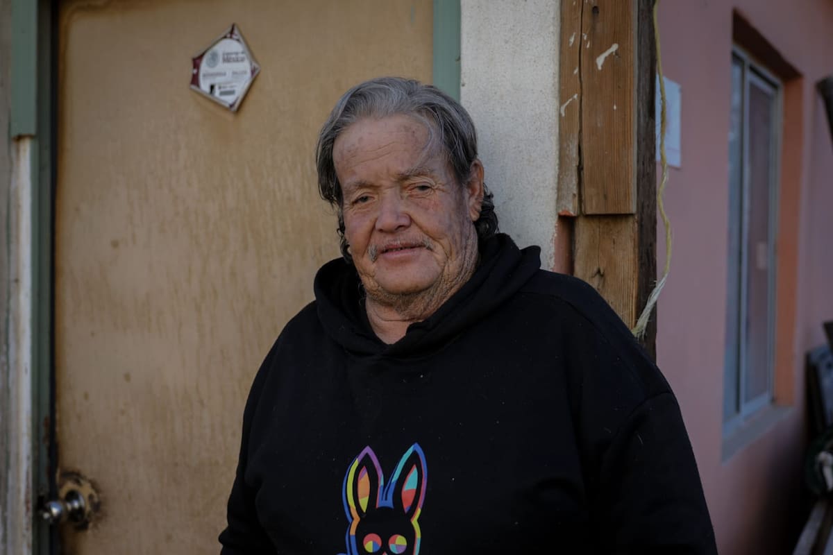 Entre la soledad y el invierno, Don Ángel lucha por sobrevivir: Cobertón navideño