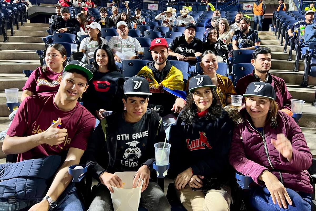 Venezolanos encantados con el béisbol de Mexicali