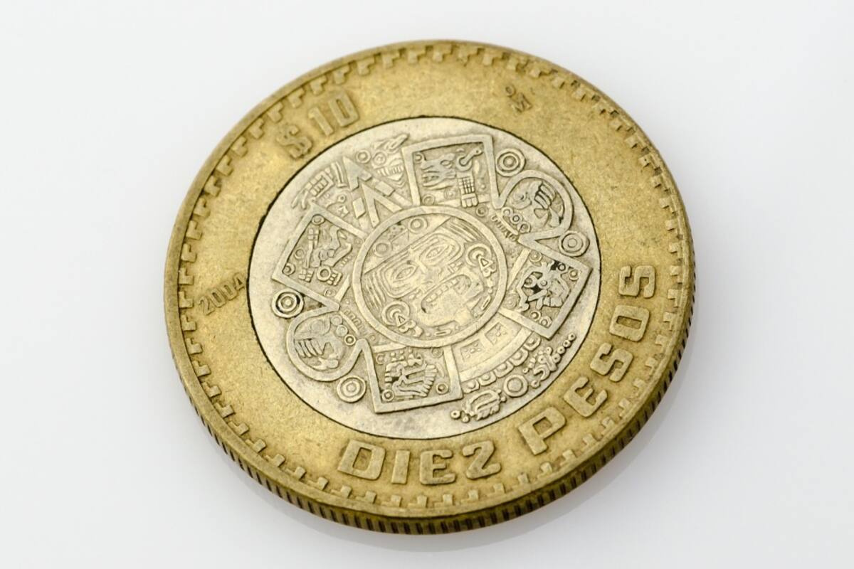 Peso mexicano en descenso ante fortaleza del dólar