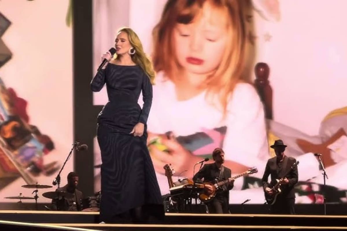 Adele hace emotivo cambio a la letra de "When We Were Young"