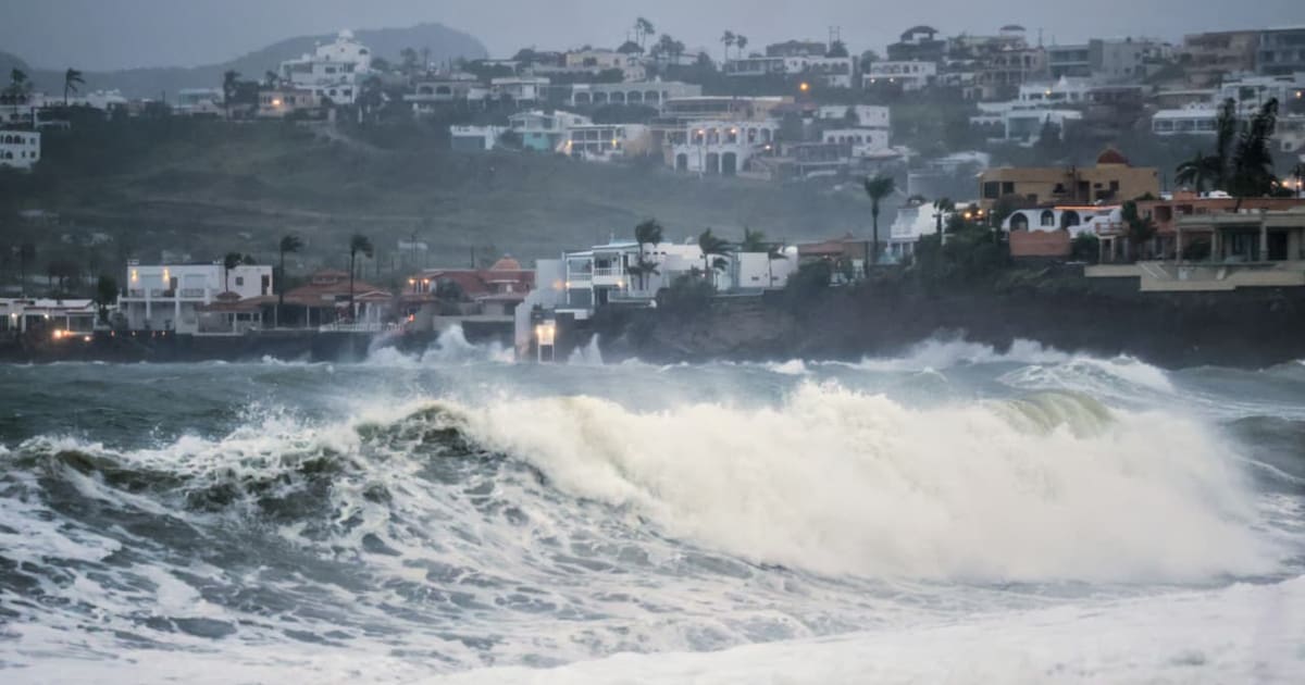 Huracán Polo deja inundaciones, vehículos arrastrados y daños en Guaymas, San Carlos y Cajeme mientras continúan sus efectos en Sonora