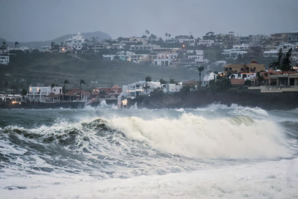 Huracán Polo deja inundaciones, vehículos arrastrados y daños en Guaymas, San Carlos y Cajeme mientras continúan sus efectos en Sonora