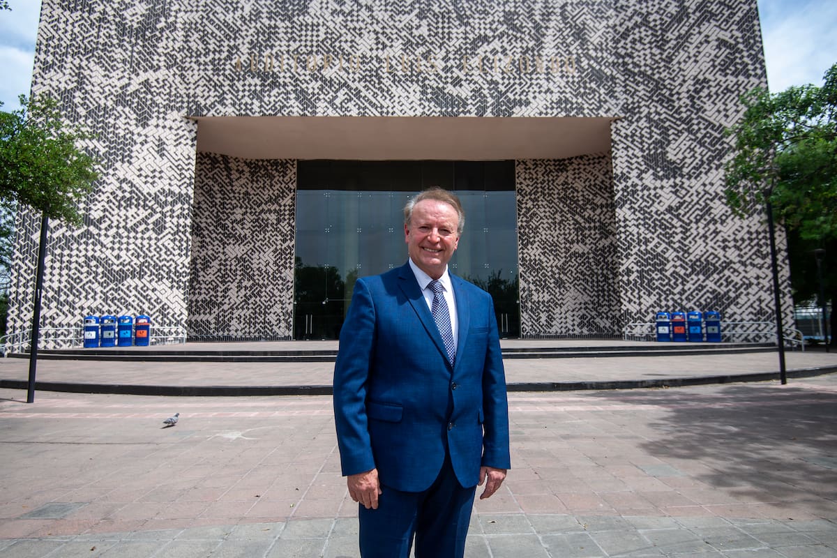 Gilberto Lozano se lanza como candidato presidencial no registrado