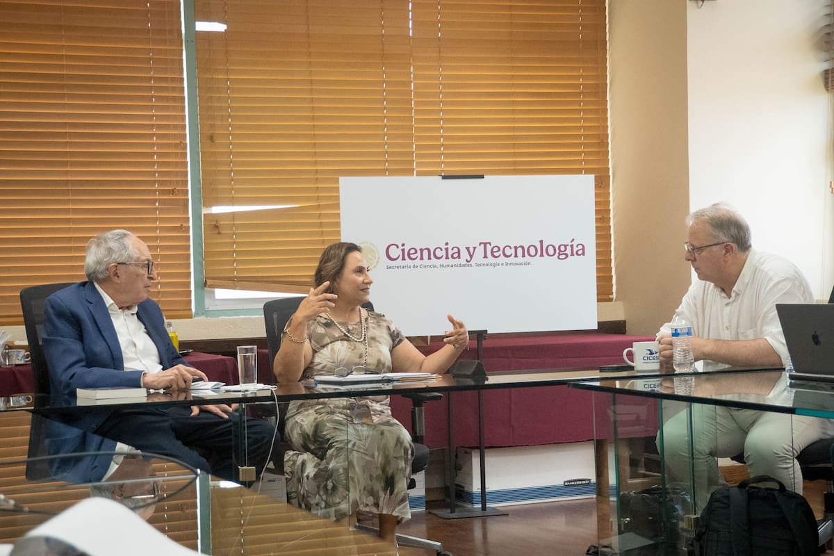 Secretario de Salud visita el Cicese para conocer investigaciones con potencial médico