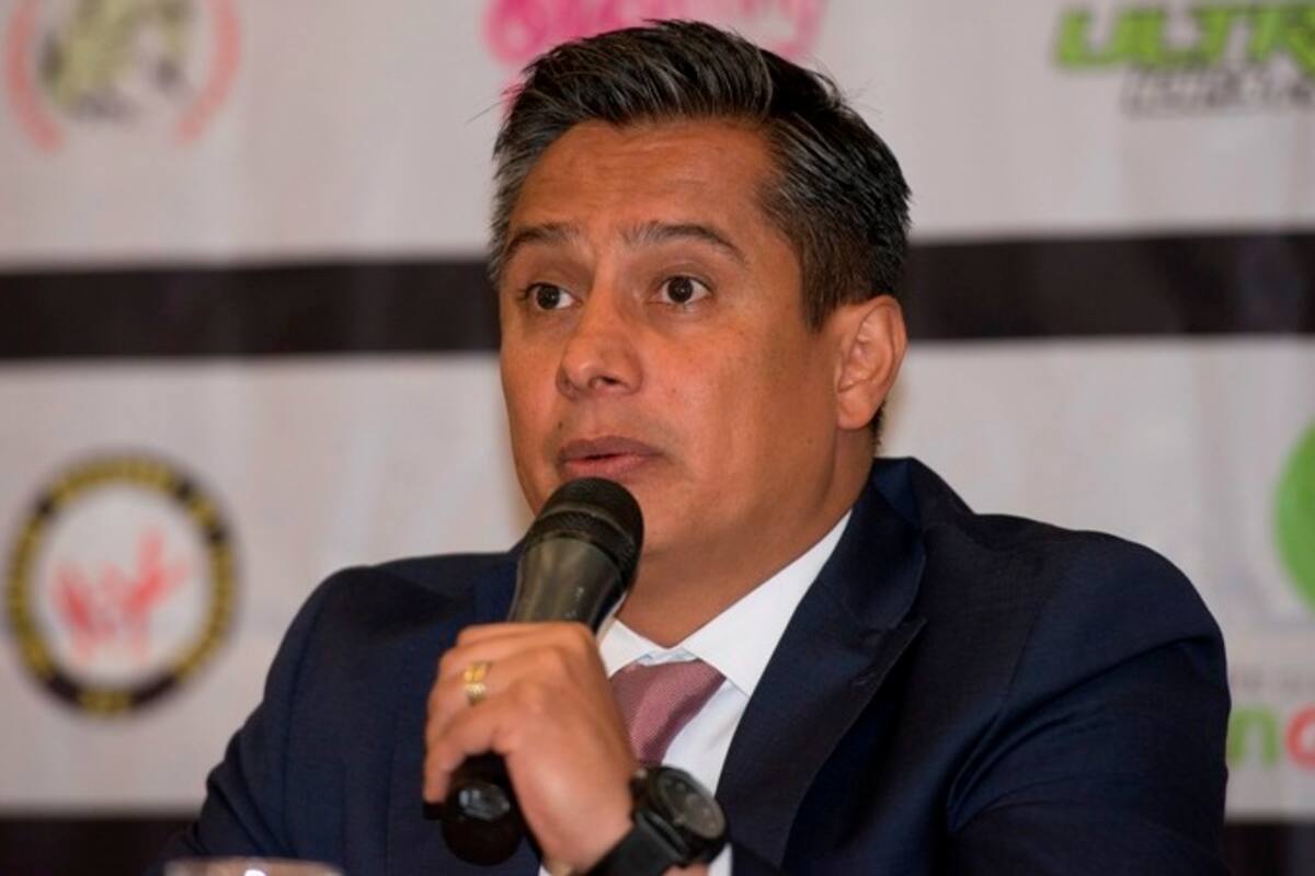 Fernando Platas alza la mano para dirigir Federación Mexicana de Natación
