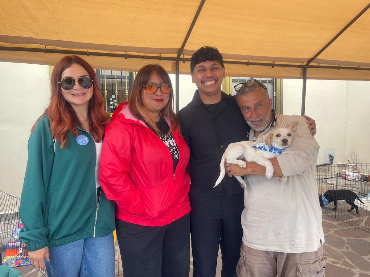 Colectivos animalistas realizaron una feria de adopción en Rosarito para encontrar hogar a perros rescatados y fomentar la conciencia sobre el abandono y maltrato animal. Foto. Carmen Gutiérrez