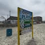 Letreros llaman a cuidar la playa, pero la basura sigue predominando en Rosarito