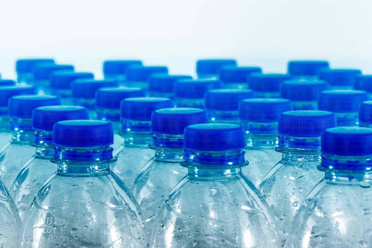 Hogares en CDMX gastan 4 mil millones de pesos en agua embotellada al año