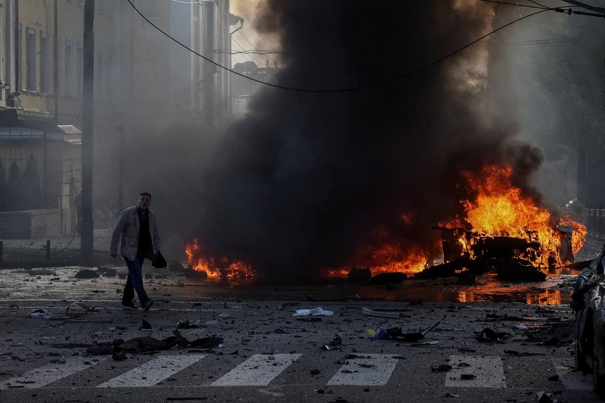 Convocan a orgía masiva en Ucrania por temor al "fin del mundo" por guerra nuclear ; van 15 mil apuntados