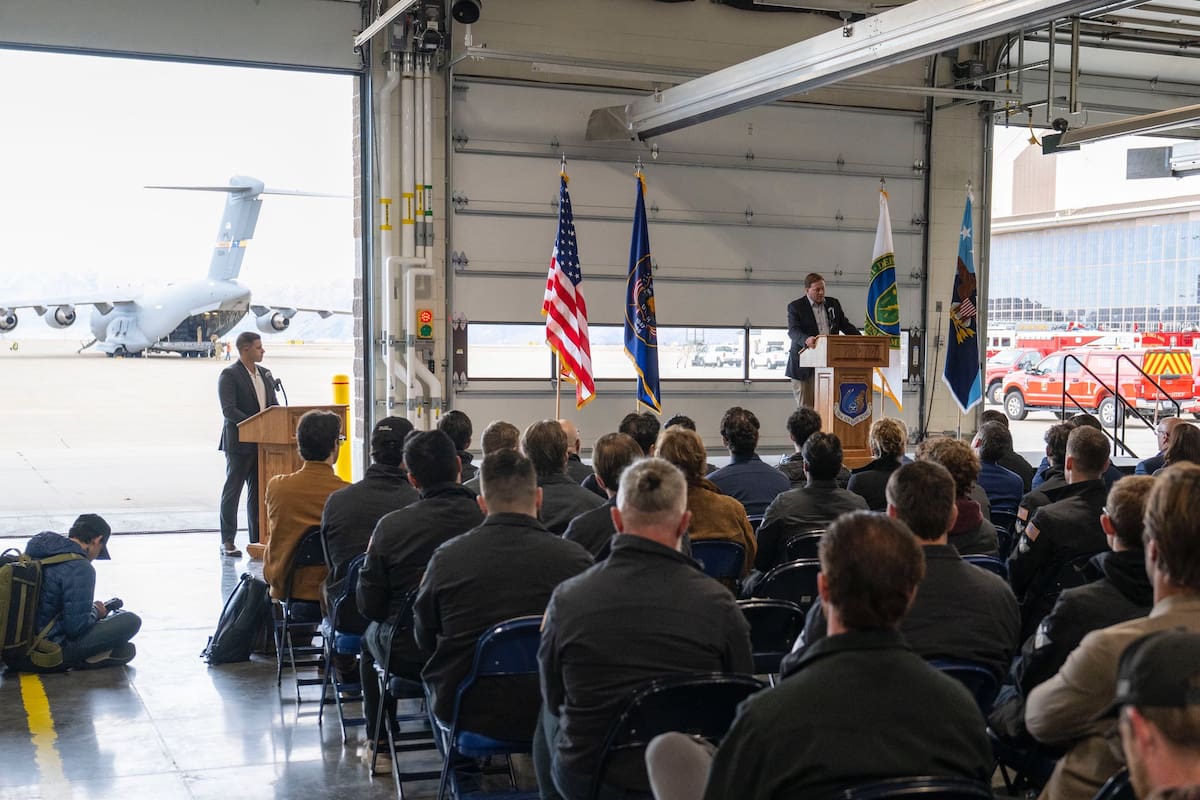 El Departamento de Guerra transportó un reactor nuclear de próxima generación. | Departamento de guerra de EEUU