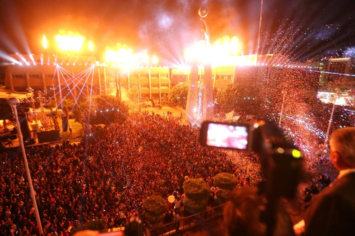 Celebran miles en fiesta del Grito de Independendia en Mexicali