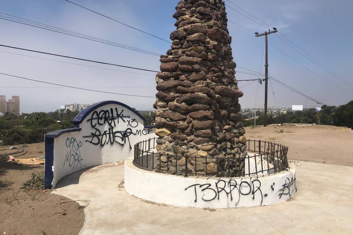 Chimenea del siglo pasado en Rosarito no se libra del vandalismo