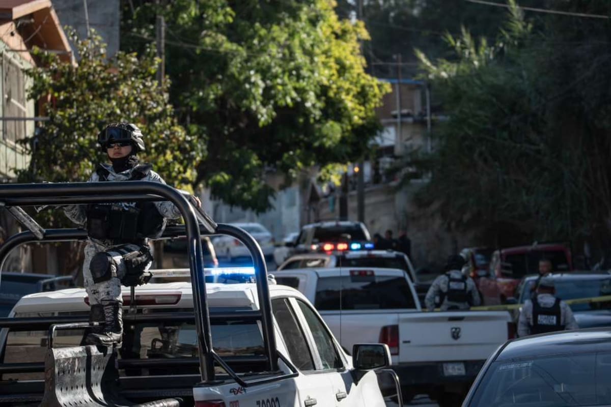 Hallan a hombre sin vida con huellas de violencia y mensaje en la Obrera Primera Sección
