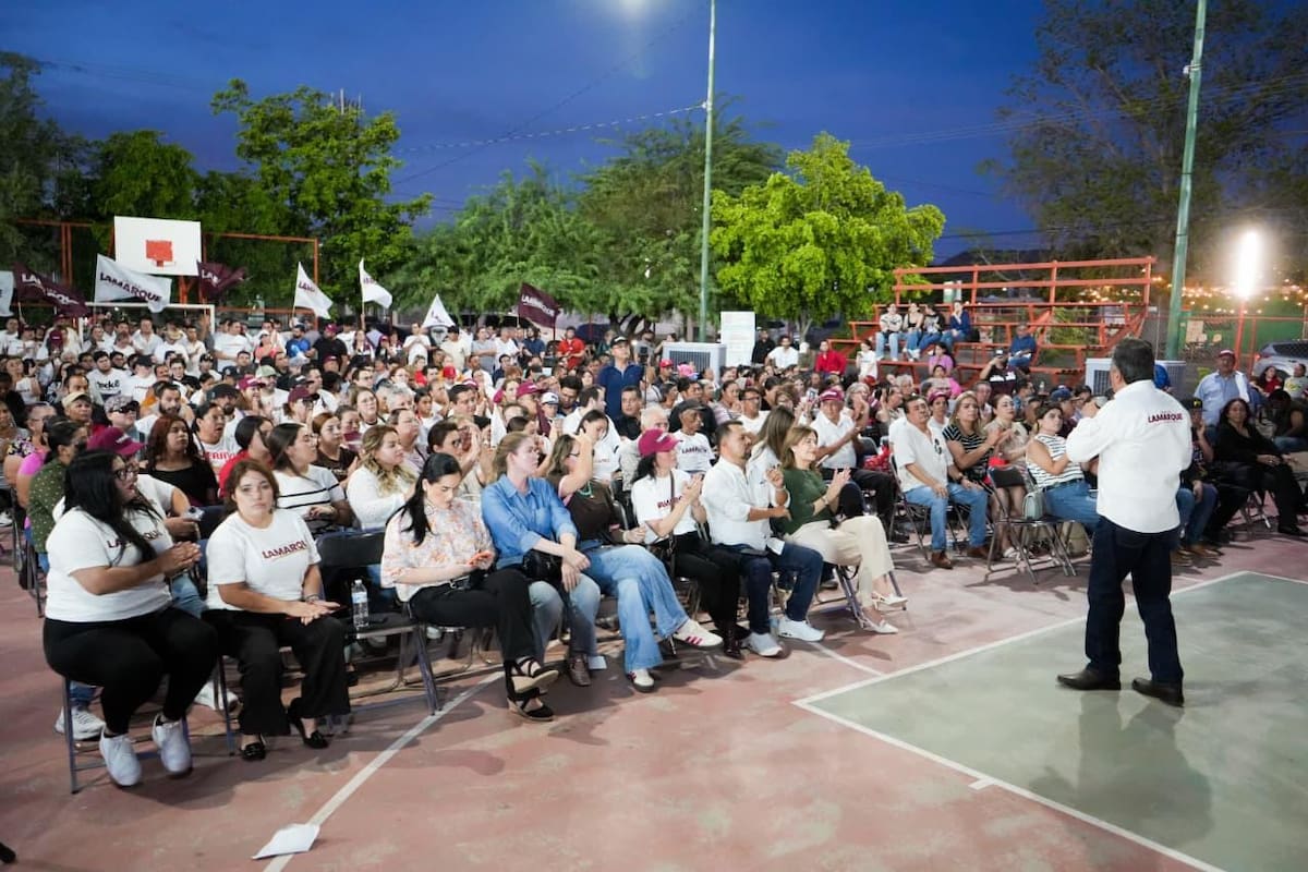 La asamblea informativa en Lomas de Madrid permitió a Javier Lamarque escuchar inquietudes de vecinos y compartir un mensaje de unidad y confianza.