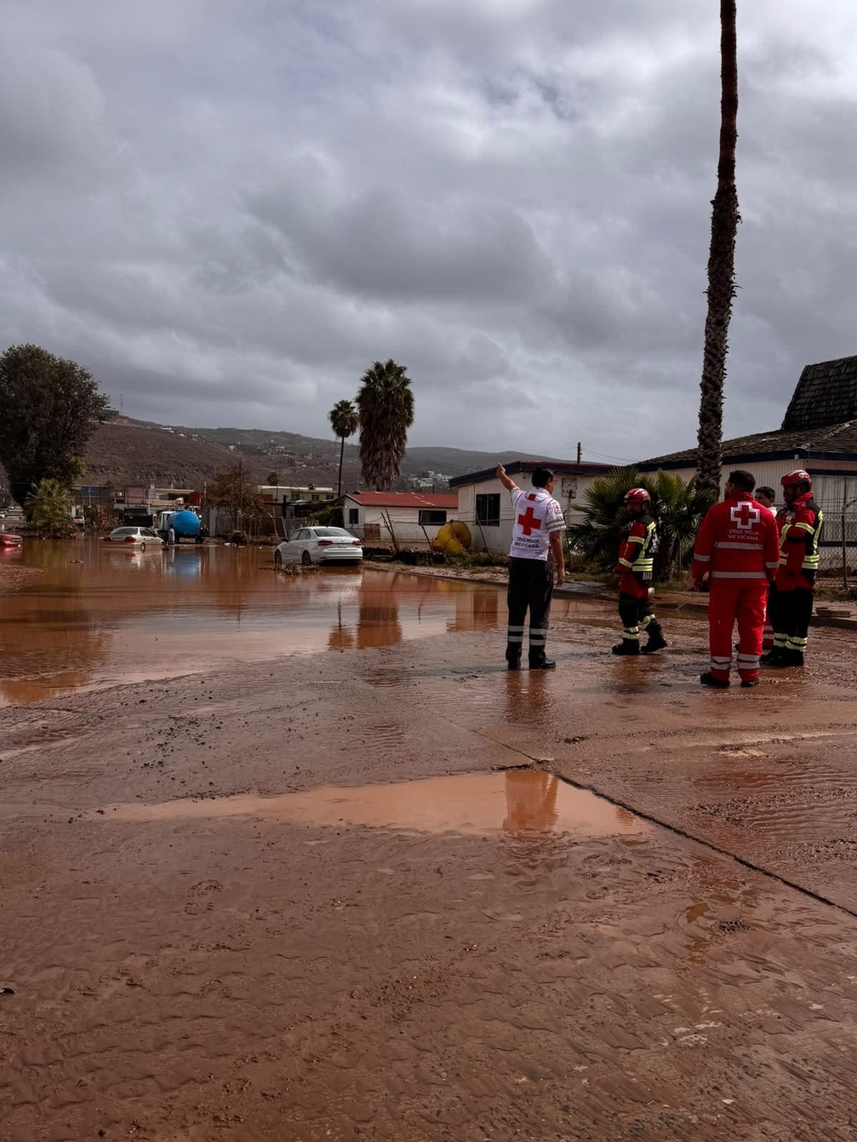 Cruz Roja identificó zonas con riesgo de inundaciones, crecida de arroyos, deslaves y cierres carreteros en los siete municipios de Baja California, por lo que activó durante el fin de semana un operativo estatal. Foto: Cortesía