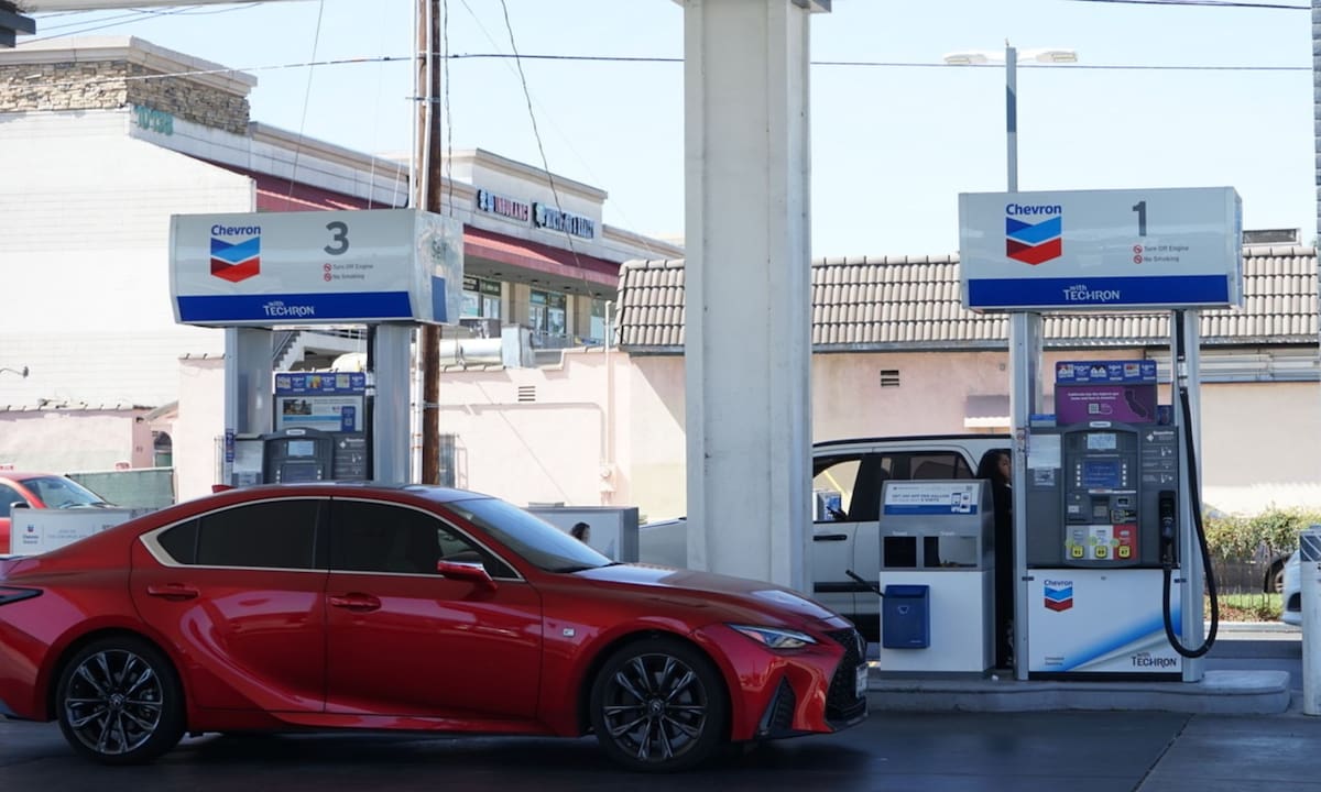 En la mayoría de los casos no ocurrirá un daño inmediato tras una sola carga, pero usar Magna constantemente en motores diseñados para Premium sí puede afectar el rendimiento y la durabilidad del vehículo.