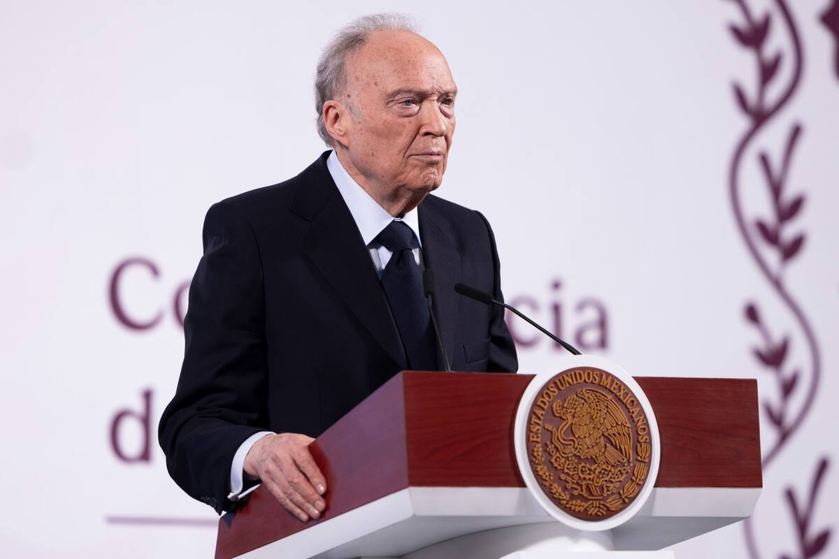 Alejandro Gertz Manero, titular de la FGR, en la "Conferencia del Pueblo" de la presidenta Claudia Sheinbaum. | Crédito: Presidencia