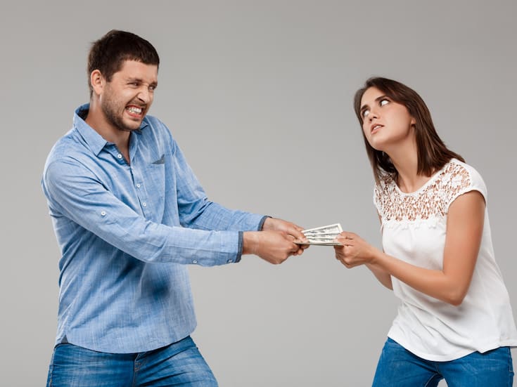 Red flags financieras: Señales de alerta que no debes ignorar antes de compartir tu dinero